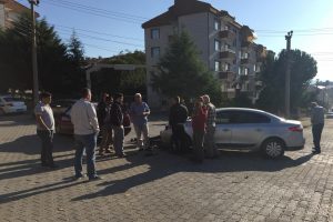 Bursa'da iki otomobil &ccedil;arpıştı