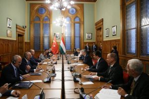 Cumhurbaşkanı Erdoğan, Meclis Başkanı K&ouml;ver ile g&ouml;r&uuml;şt&uuml;