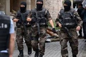 KCK operasyonu: 90 g&ouml;zaltı var...