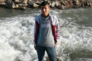 Salıncaktan d&uuml;şen &Ouml;zkan, hayata tutunamadı
