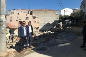 Bursa Gemlik'te yol genişletme ve taş duvar &ccedil;alışmaları s&uuml;r&uuml;yor