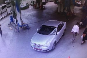 Otomobille kapka&ccedil; kamerada
