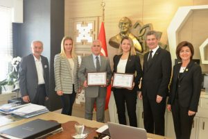 Bursa Nil&uuml;fer'den "Kır &Ccedil;i&ccedil;ekleri Okusun Diye" projesine destek