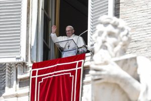 Papa Francis şeytanı su&ccedil;ladı