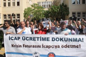 Sağlık&ccedil;ılar 'icap n&ouml;beti' &uuml;cretlerinin &ouml;denmesini istedi