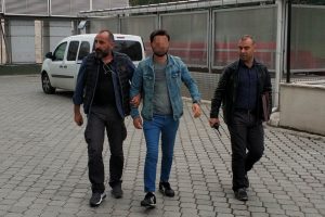 İnternet &uuml;zerinden kişisel bilgileri satmaya adli kontrol