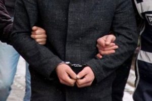 Balıkesir merkezli FET&Ouml; operasyonunda 9 g&ouml;zaltı