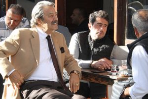 Kadir İnanır g&uuml;neşin tadını &ccedil;ıkardı