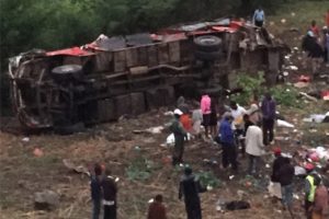Kenya'da otob&uuml;s kazası: 50 &ouml;l&uuml;