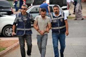 &Ccedil;aldığı hoparl&ouml;r&uuml;, sahibinin arkadaşına satmaya &ccedil;alışırken yakalandı