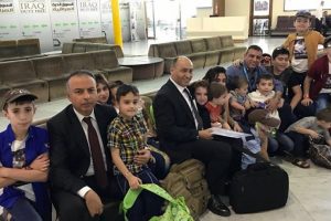 Aileleri IŞİD'e katılan 17 T&uuml;rk &ccedil;ocuk Ankara'ya getirildi