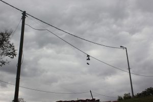 Tellerde esrarengiz ayakkabılar