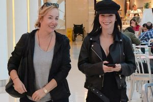 Merve Boluğur annesiyle alışverişe &ccedil;ıktı