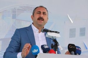 Adalet Bakanı G&uuml;l'den nafaka a&ccedil;ıklaması