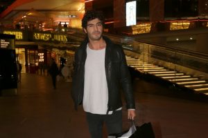 Burak Deniz alışveriş turunda