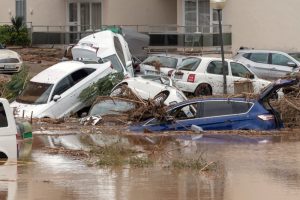 İspanya'daki sel felaketinde &ouml;l&uuml; sayısı artıyor