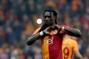 Gomis y&ouml;netimi ateşe attı