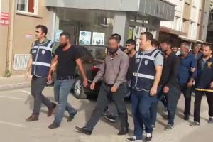 FET&Ouml; operasyonu: 7 g&ouml;zaltı