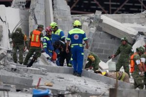 Meksika'da alışveriş merkezi inşaatı çöktü: 7 ölü