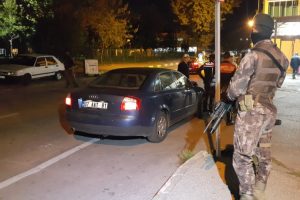 Bursa sokaklarında 'Çökertme 1' operasyonu! 436 şahıs ile 104 araç arandı
