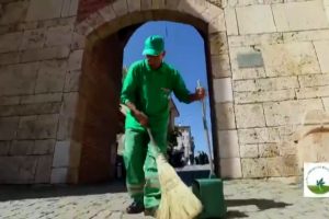 Bursa'da çöpçülerden oluşan koro mest ediyor