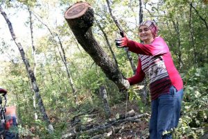 Ormanın emektar kadın işçisi