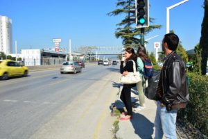 Bursa'da T2 hattındaki &uuml;st ge&ccedil;it isyan ettirdi