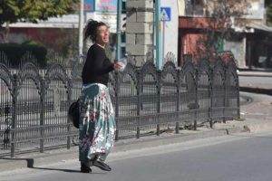 Polisi alarma ge&ccedil;irdi! Sevgilisinin kendisini d&ouml;vd&uuml;ğ&uuml;n&uuml; s&ouml;yleyip...
