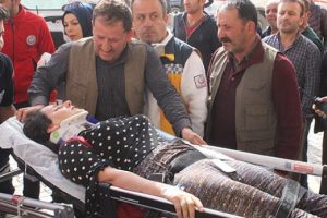 Hakkari'de trafik kazası: 2 &ouml;l&uuml;, 6 yaralı