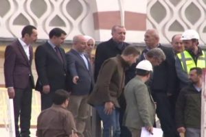 Erdoğan &Ccedil;amlıca Camii'nde incelemelerde bulundu