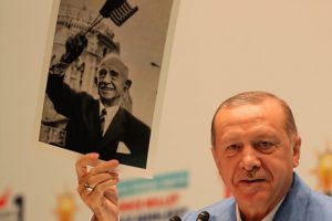 Gazetesine 'ABD bayraklı İn&ouml;n&uuml;' tepkisi
