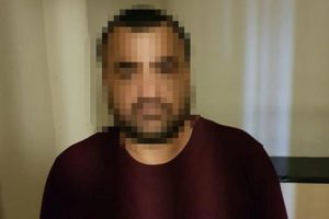 Yakalanınca polise r&uuml;şvet teklif etti!