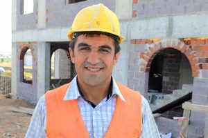 Minare ustasının metrelerce y&uuml;ksekteki zorlu mesaisi