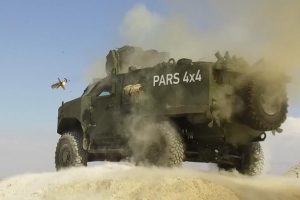 T&uuml;rkiye'nin tank avcıları attığını vurdu