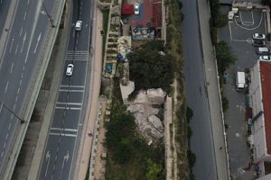 İstanbul'da tarihi sur &ccedil;&ouml;kt&uuml;
