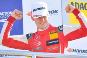 Oğlu baba Schumacher'in izinden gidiyor