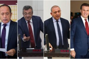 CHP'de İstanbul i&ccedil;in b&uuml;y&uuml;k &ccedil;ekişme
