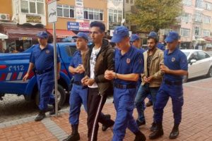 Jandarma uyuşturucu ge&ccedil;it vermedi