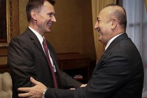 Bakan &Ccedil;avuşoğlu, İngiltere Dışişleri Bakanı Hunt ile g&ouml;r&uuml;şt&uuml;