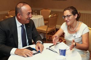 Bakan &Ccedil;avuşoğlu Kanadalı mevkidaşıyla telefonda g&ouml;r&uuml;şt&uuml;
