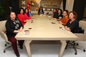 Bozbey, Bursa Nil&uuml;fer Kent Konseyi Kadın Meclisi'ni ağırladı