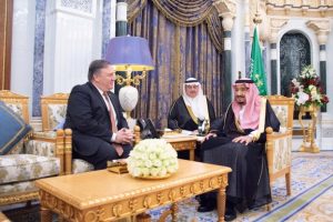 Pompeo ve Kral Selman Kaşık&ccedil;ı i&ccedil;in bir arada
