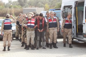 Sınırda insan ka&ccedil;aklığı operasyonu: 105 g&ouml;zaltı