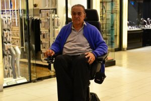 Ahmet Bayer, Akmerkez'de g&ouml;r&uuml;nt&uuml;lendi