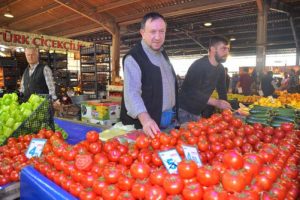 Bursa pazar esnafından y&uuml;zde 30'luk indirim
