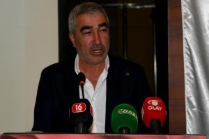 Bursaspor Teknik Direkt&ouml;r&uuml; Aybaba: "&Uuml;lke futbolunda ekonomik kriz var"