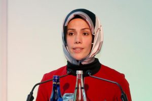 Esra Albayrak: 'İslamofobi soyut bir olgu olmaktan &ccedil;ok uzaktadır'
