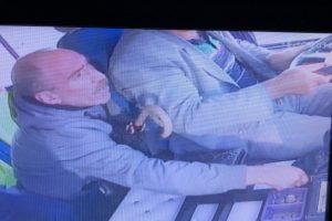 Bursa'da minib&uuml;s&ccedil;&uuml;n&uuml;n telefonunu &ccedil;alan zanlı adliyeye sevk edildi