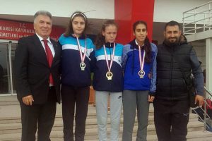 Bursa Osmangazili atletlerin madalya sevinci