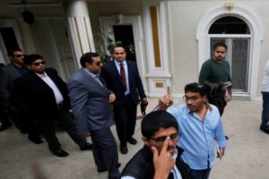 Konsolos konutunda arama başladı